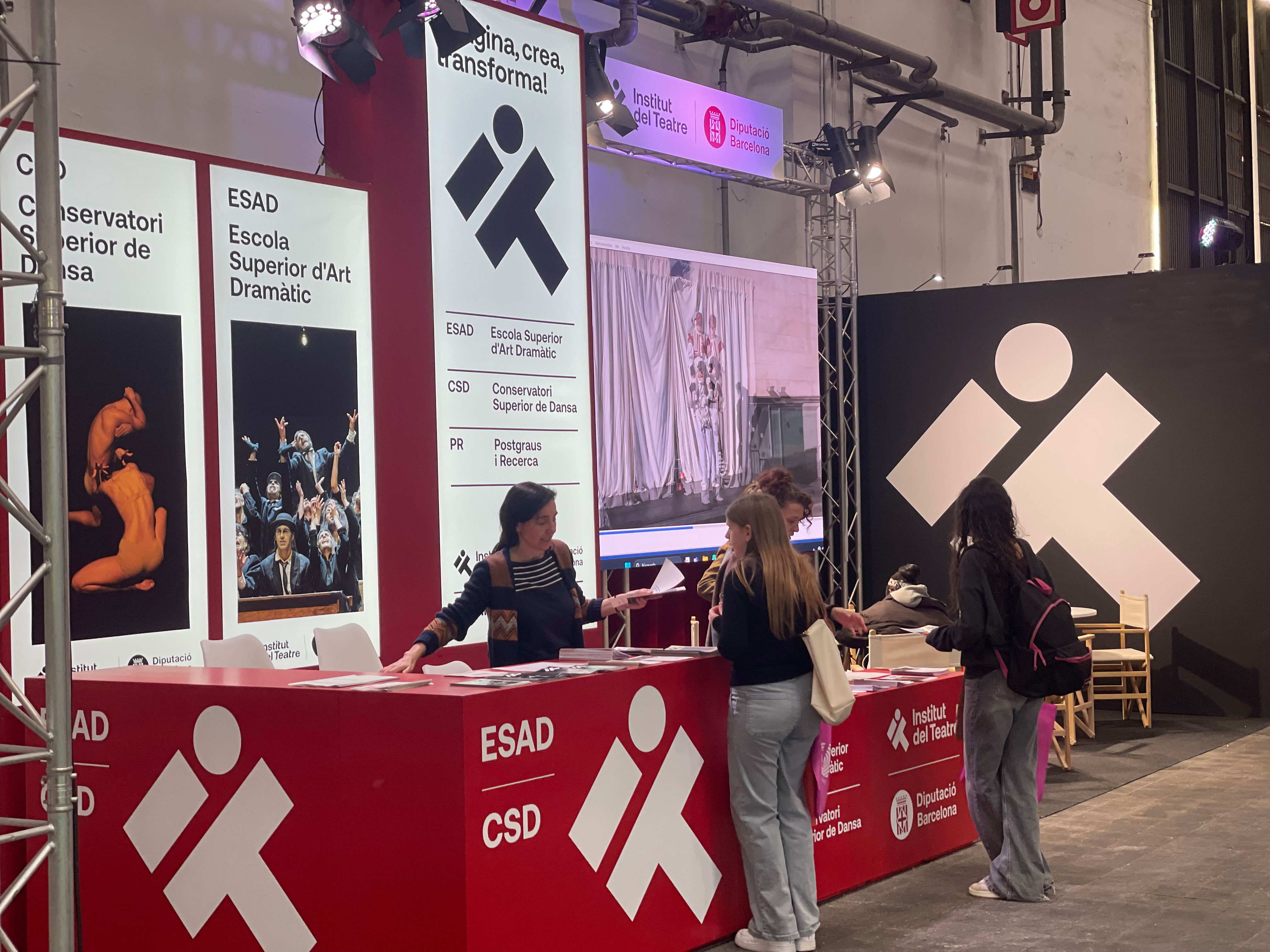 mvp_Institut_teatre_stand.jpg